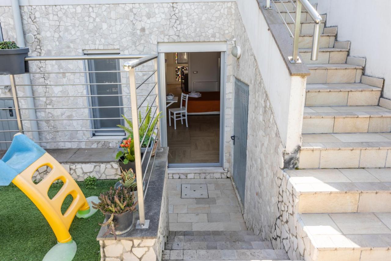 Oristano 5 Pers Appartamento Exterior foto